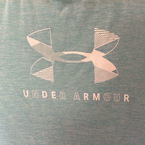 Under armor heat gear extra large blue white snag on front hem . - Picture 4 of 6